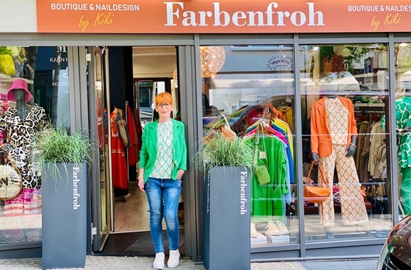 Besondere Geschenkideen aus Hildesheim: Farbenfrohe Damenmode & Accessoires