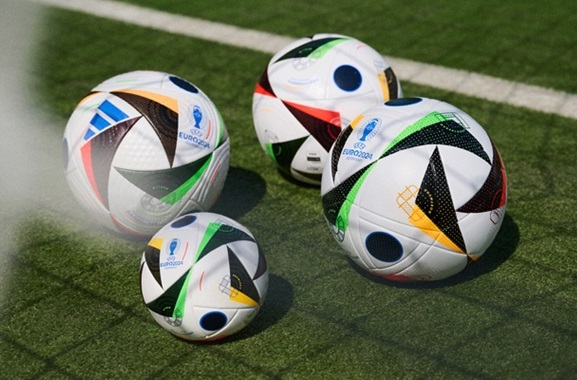 Besondere Geschenkideen aus Lüneburg: Adidas EM 2024 Fußball