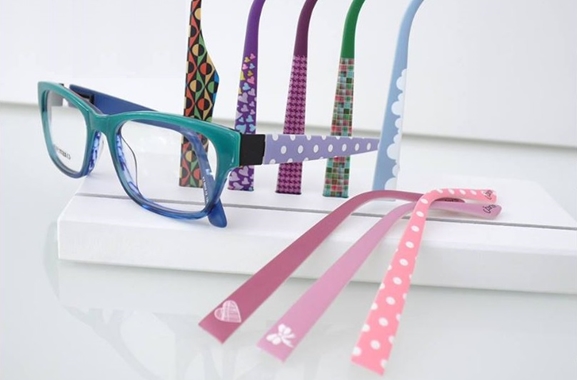 Besondere Geschenkideen aus Wedel: Wechselbare Brillenbügel von eye:max