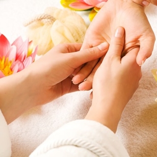 Geschenke aus Hamburg: Hand Aroma-Öl-Massage