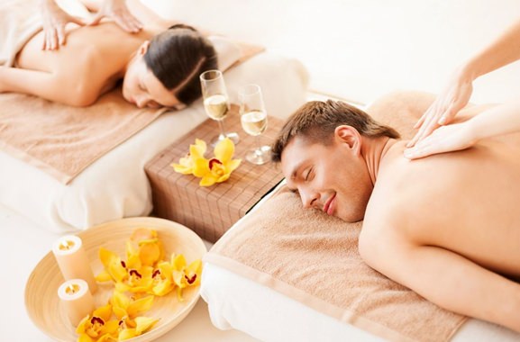 Besondere Geschenkideen aus Neukirchen-Vluyn (bei Moers): Paarmassage