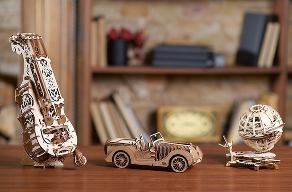 Besondere Geschenkideen aus Rostock: Mechanischen Modellbausatz von UGEARS